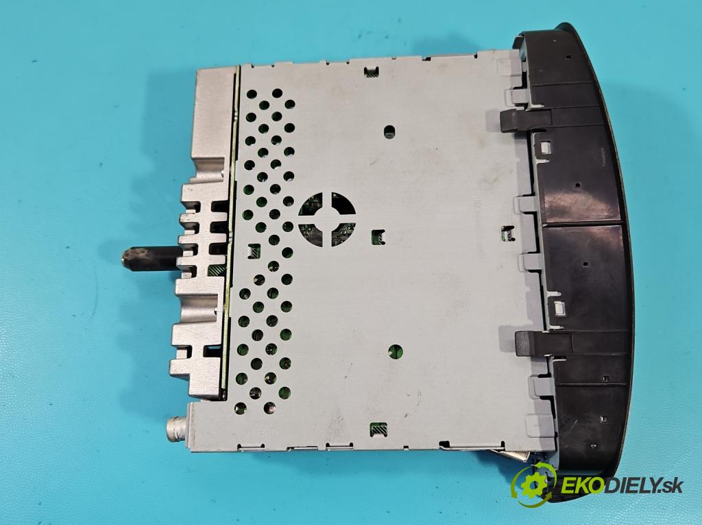 Toyota Aygo 2005-2014 1.0 68 HP manual 50 kW 998 cm3 5- Radio originál 86120-0H010