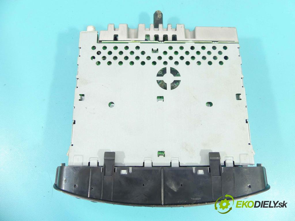 Toyota Aygo 2005-2014 1.0 68 HP manual 50 kW 998 cm3 5- Radio originál 86120-0H010