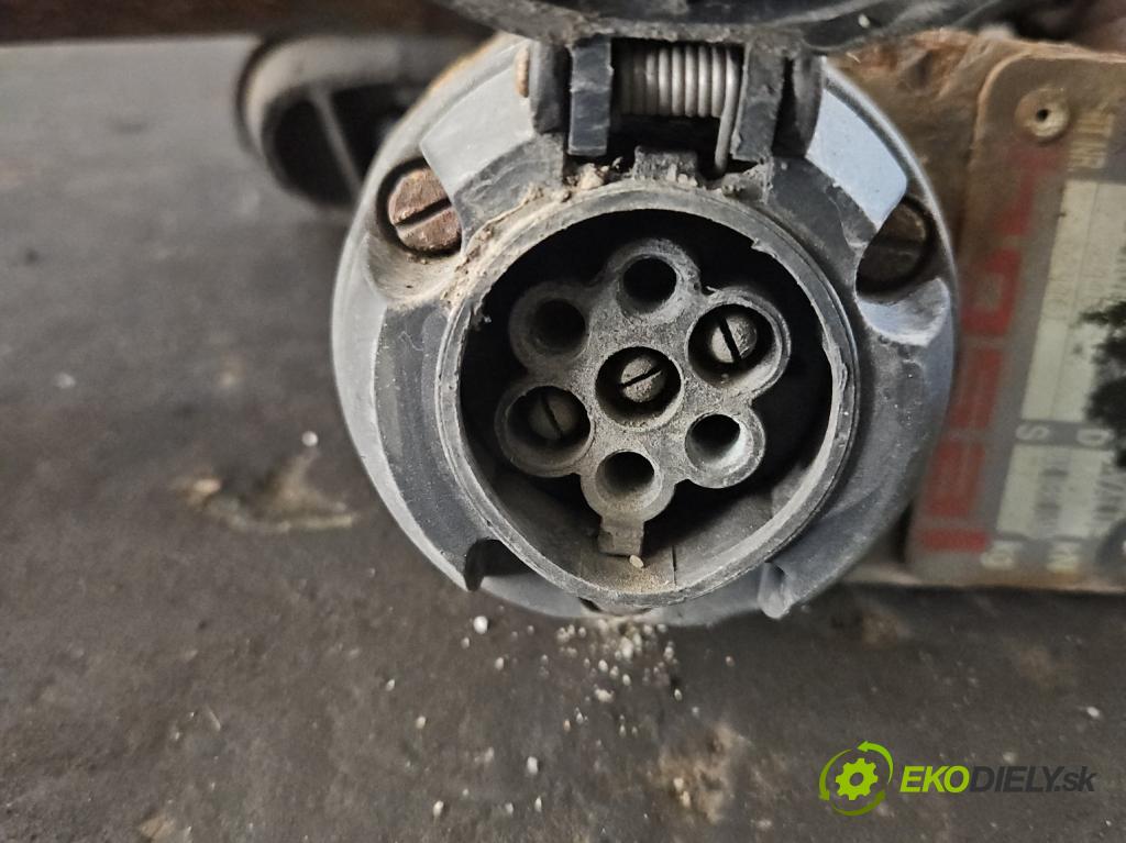 Volvo S80 I 1998-2006 2.4 20V 140 hp manual 103 kW 2435 cm3 4- oko tažné  (Tažná zařízení)