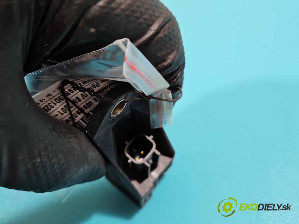 Vw Polo IV 9N 2001-2009 1.4 tdi 75 HP manual 55 kW 1422 cm3 5- snímač šokovat: 5WK42895 (Snímače nárazu)