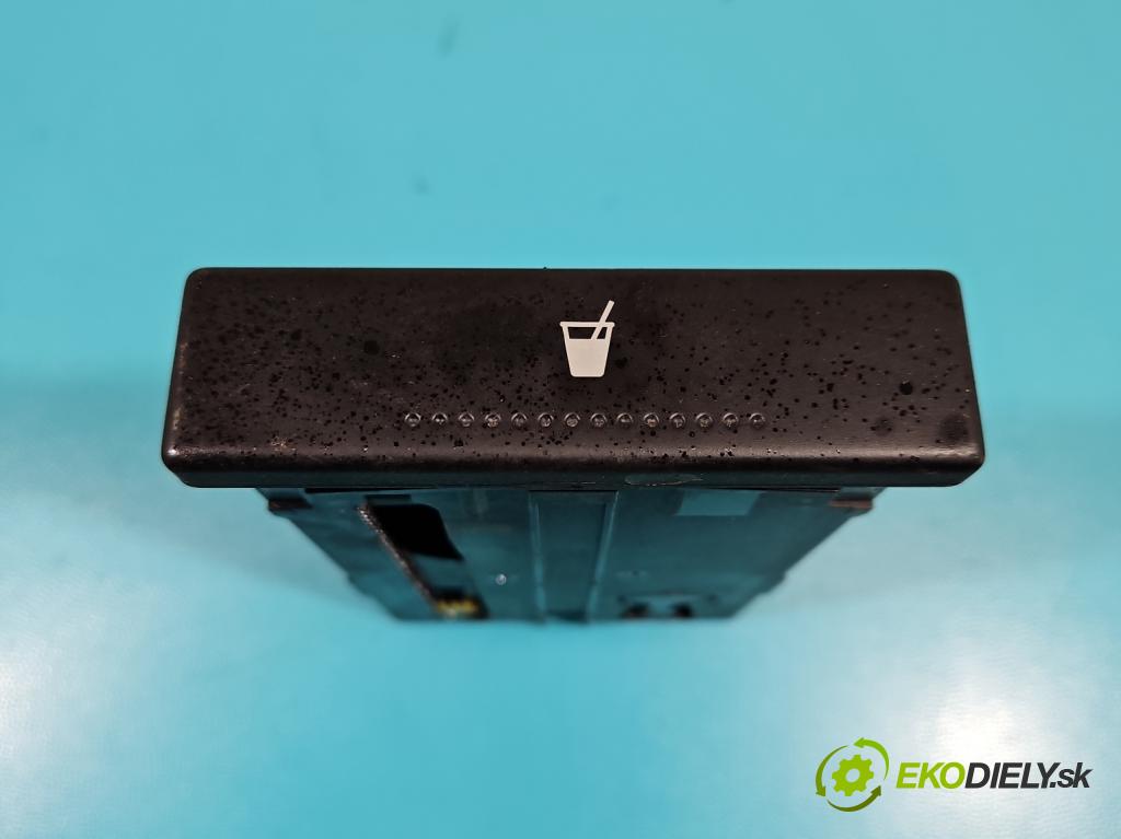 Vw Sharan I 1995-2010 1.9 tdi 116 HP manual 85 kW 1896 cm3 5- Rukojeť: na nápoje:  (Úchyty, držiaky na nápoje)