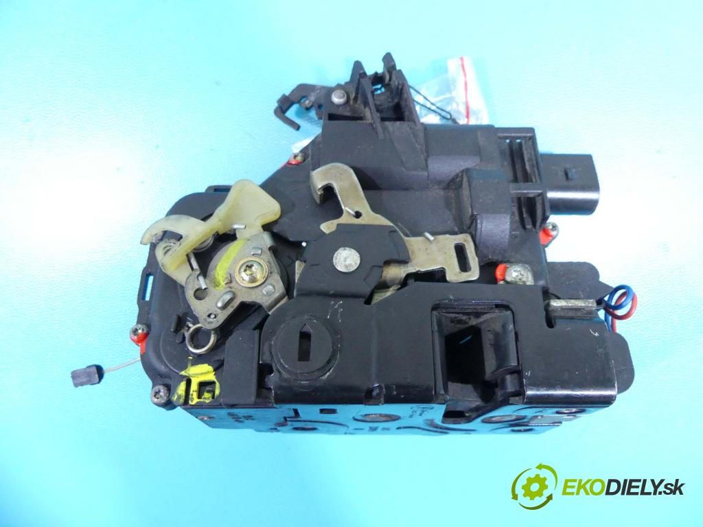 Seat Toledo II 1998-2004 1.6 8V SR 101 hp manual 74 kW 1595 cm3 4- zámek zadní pravý