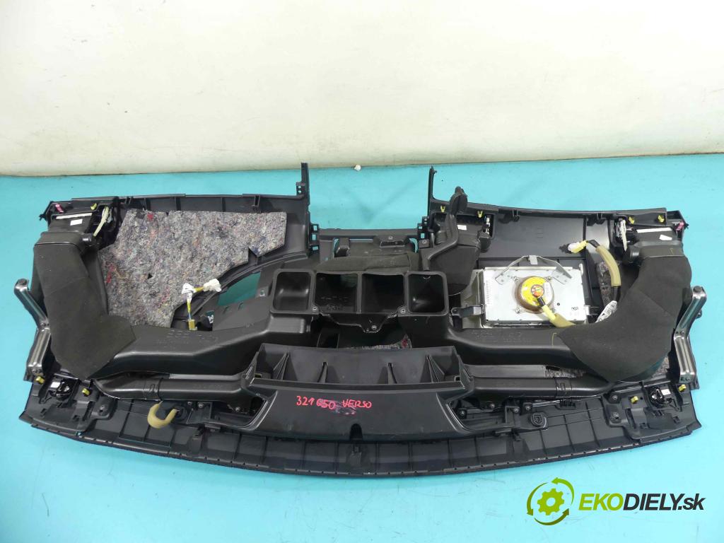 Toyota Verso 2009-2018 2.0 D4D 126 HP manual 93 kW 1998 cm3 5- kokpit,pristrojová doska rozdeľovacia