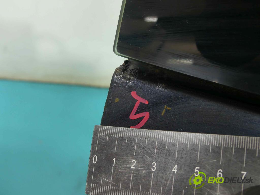 Bmw 5 E39 1996-2003 2.5d 163 hp manual 120 kW 2497 cm3 5- zadní kufrové dveře  (Zadní kapoty)