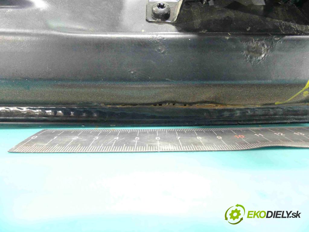 Bmw 5 E39 1996-2003 2.5d 163 hp manual 120 kW 2497 cm3 5- zadní kufrové dveře  (Zadní kapoty)