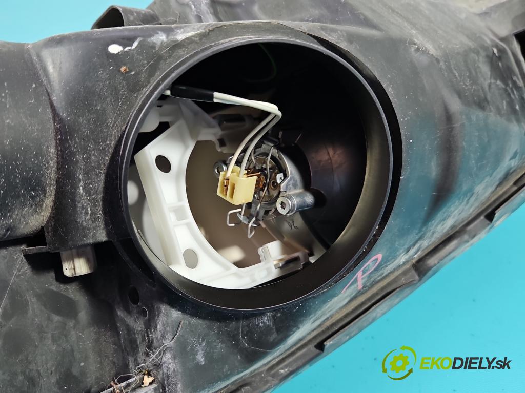 Citroen C4 Picasso I 2006-2013 1.6 16V 120 HP manual 88 kW 1598 cm3 5- Reflektor: pravý  (Pravé)