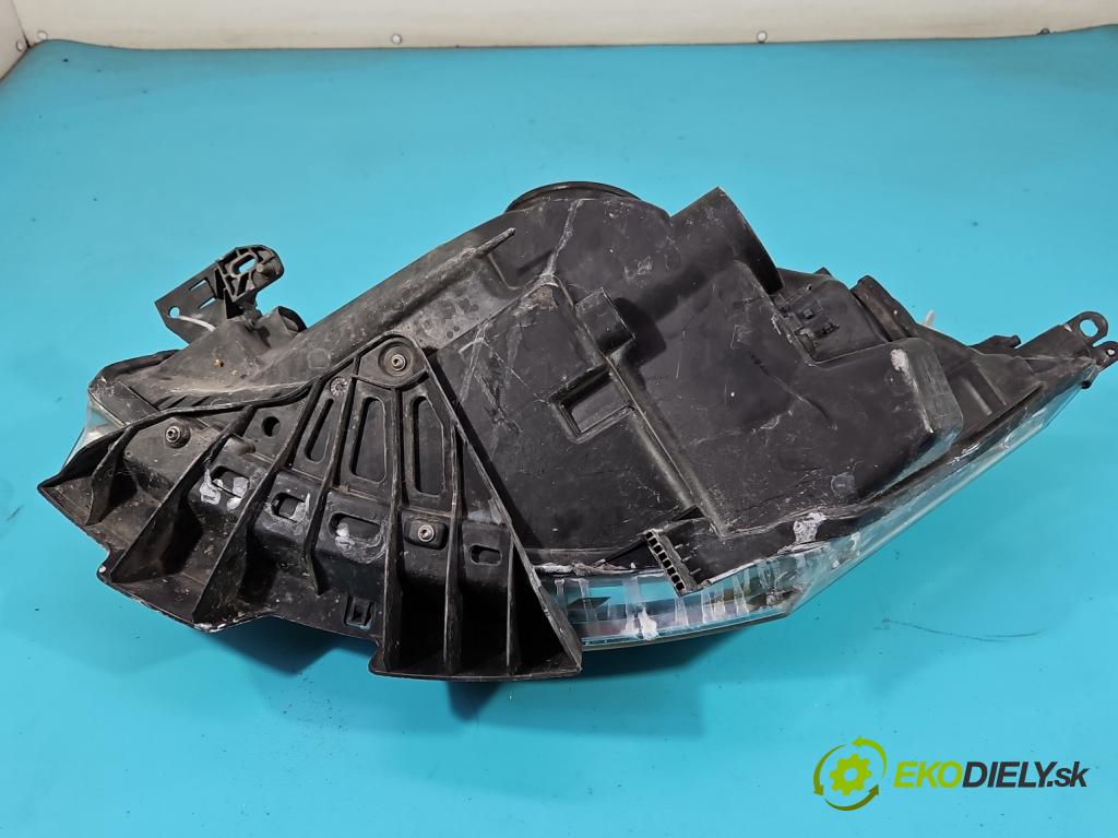 Citroen C4 Picasso I 2006-2013 1.6 16V 120 HP manual 88 kW 1598 cm3 5- Reflektor: pravý  (Pravé)