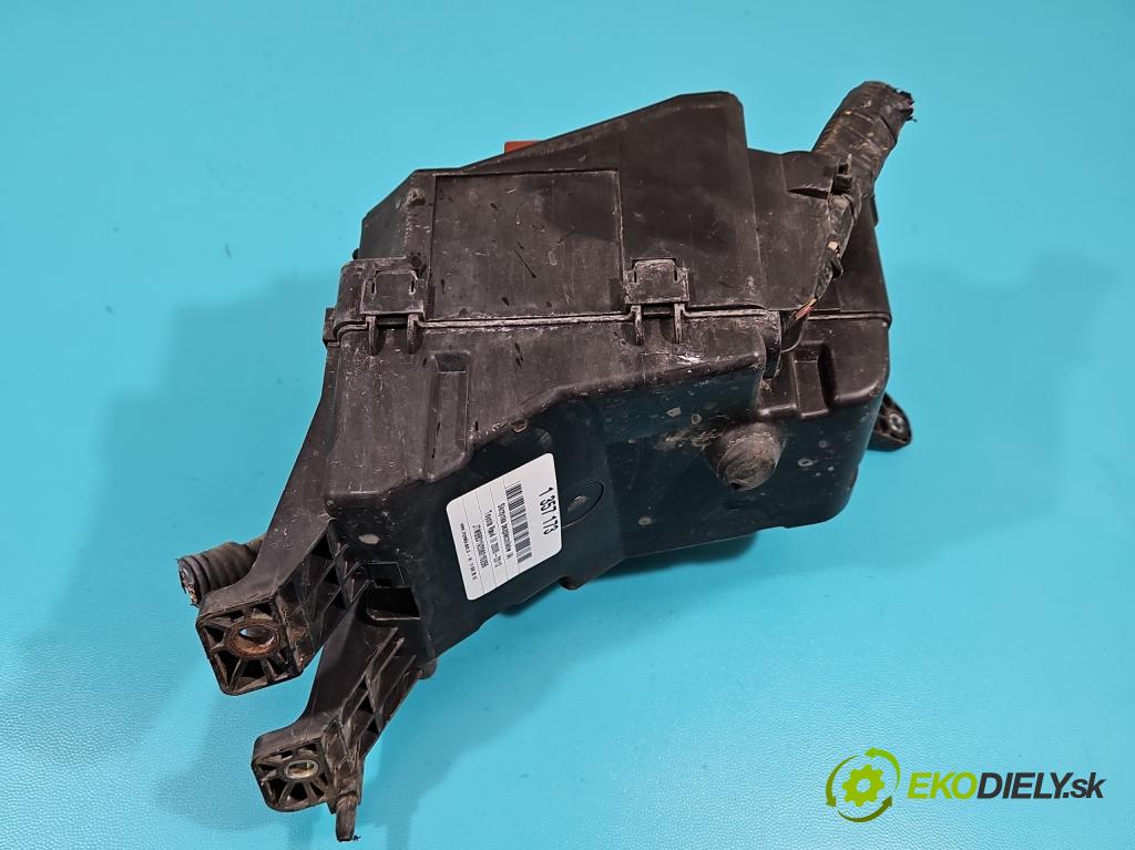 Toyota Rav4 III 2005-2012 2.2 D-CAT 177 hp manual 130 kW 2231 cm3 5- skříňka pojistková  (Pojistkové skříňky)