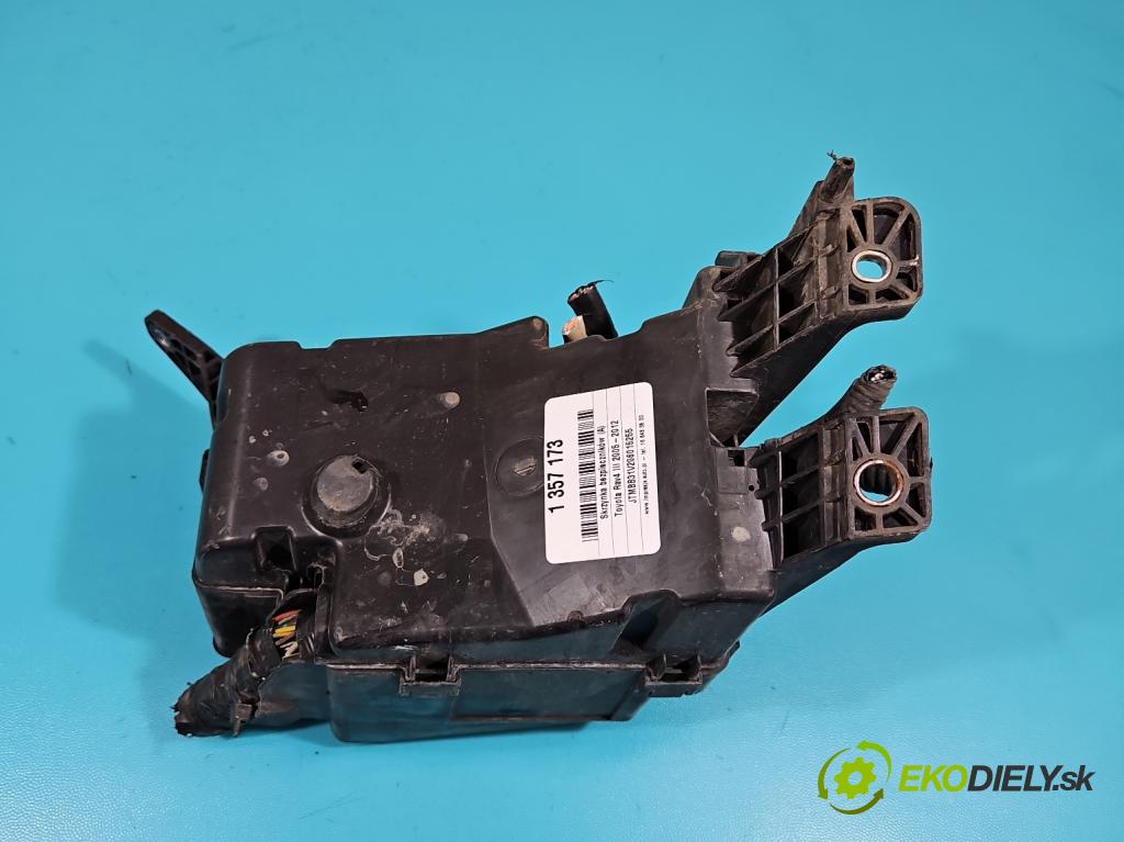 Toyota Rav4 III 2005-2012 2.2 D-CAT 177 hp manual 130 kW 2231 cm3 5- skříňka pojistková  (Pojistkové skříňky)