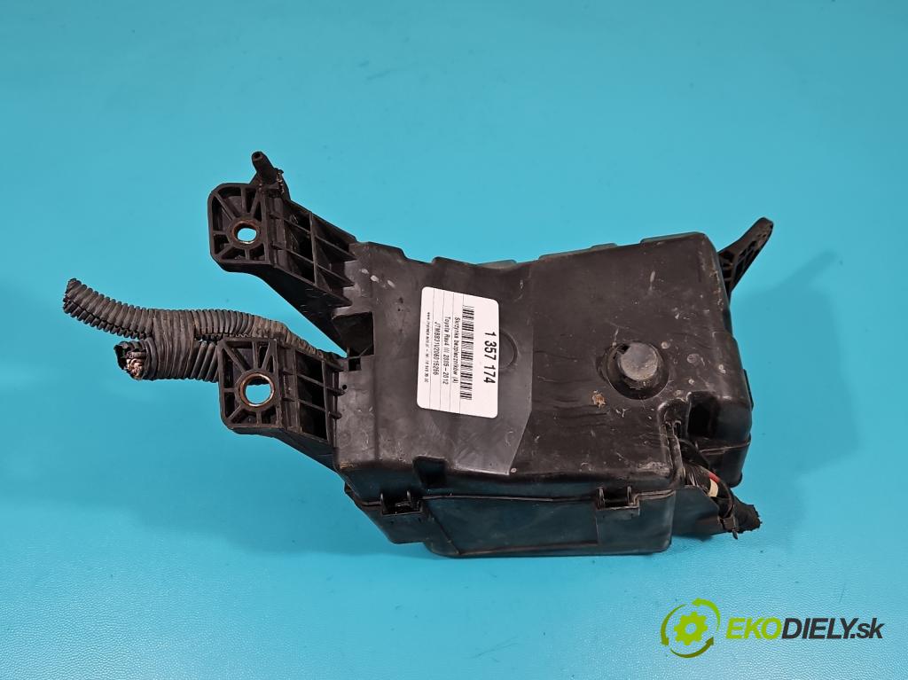 Toyota Rav4 III 2005-2012 2.2 D-CAT 177 hp manual 130 kW 2231 cm3 5- skříňka pojistková  (Pojistkové skříňky)