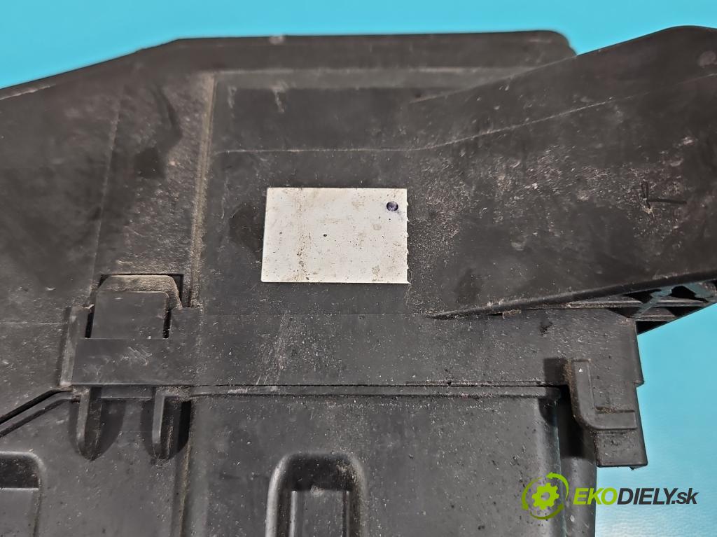 Toyota Rav4 III 2005-2012 2.2 D-CAT 177 hp manual 130 kW 2231 cm3 5- skříňka pojistková  (Pojistkové skříňky)