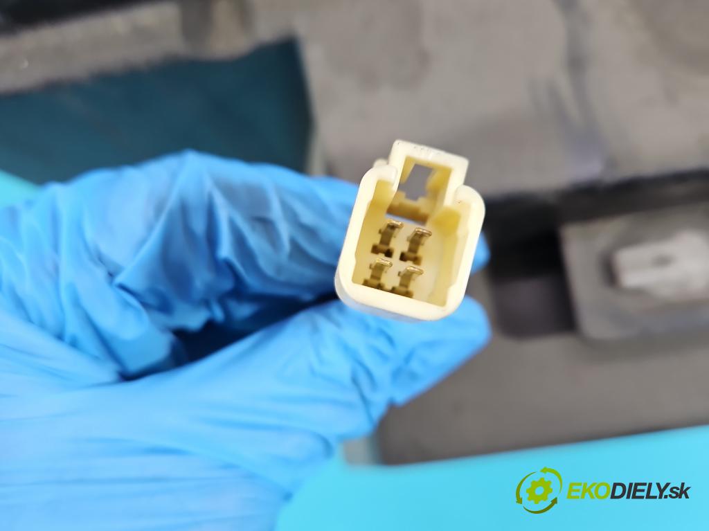 Mitsubishi Outlander II 2006-2013 2.0 DI-D 140 HP manual 103 kW 1968 cm3 5- Subwoofer: 8720A012 (Audio zariadenia)