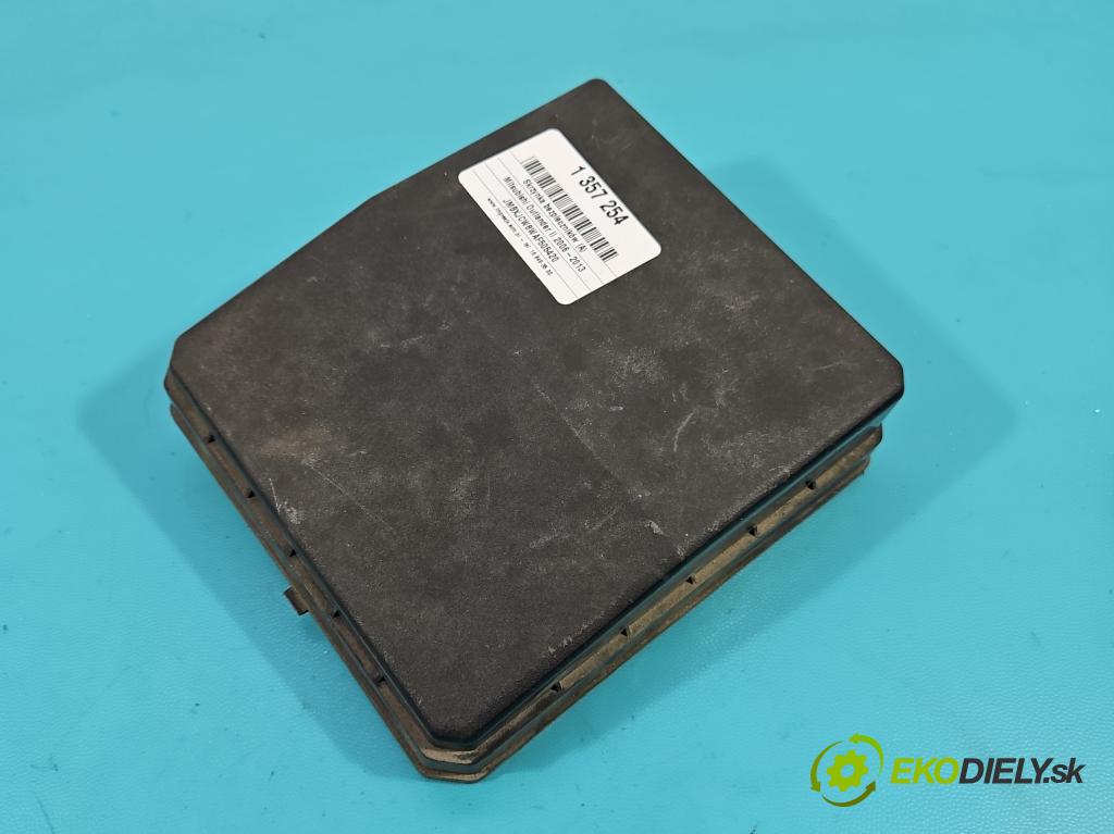 Mitsubishi Outlander II 2006-2013 2.0 DI-D 140 hp manual 103 kW 1968 cm3 5- skříňka pojistková PR061-02000 (Pojistkové skříňky)