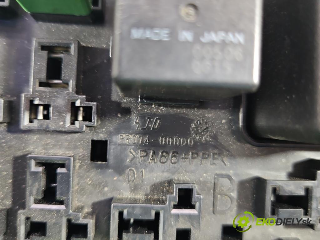 Mitsubishi Outlander II 2006-2013 2.0 DI-D 140 hp manual 103 kW 1968 cm3 5- skříňka pojistková PR061-02000 (Pojistkové skříňky)