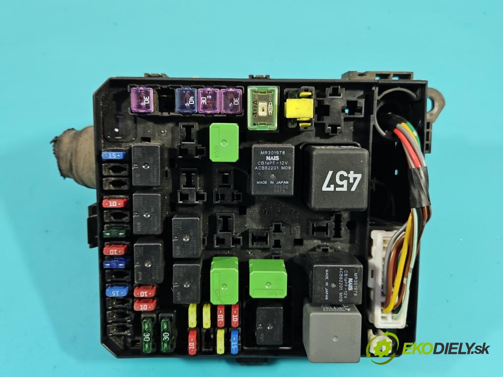 Mitsubishi Outlander II 2006-2013 2.0 DI-D 140 hp manual 103 kW 1968 cm3 5- skříňka pojistková PR061-02000 (Pojistkové skříňky)