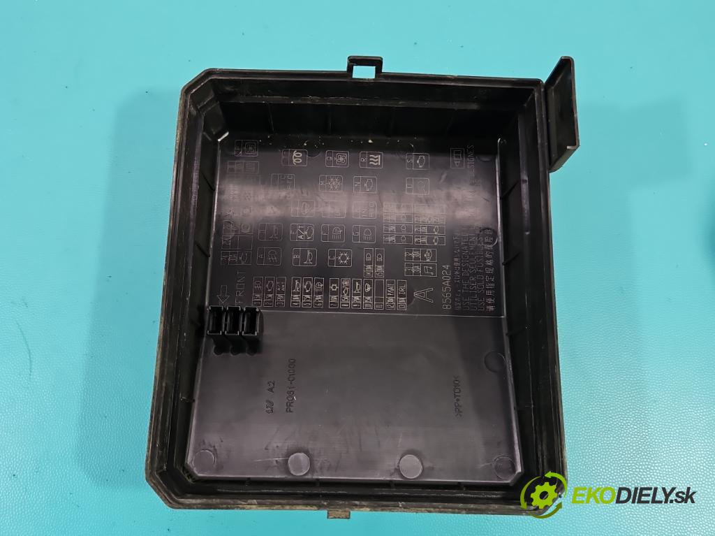 Mitsubishi Outlander II 2006-2013 2.0 DI-D 140 hp manual 103 kW 1968 cm3 5- skříňka pojistková PR061-02000 (Pojistkové skříňky)