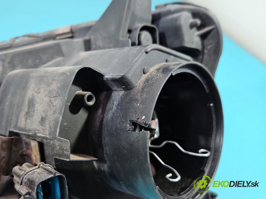 Mitsubishi Outlander II 2006-2013 2.0 DI-D 140 HP manual 103 kW 1968 cm3 5- Reflektor: pravý  (Pravé)