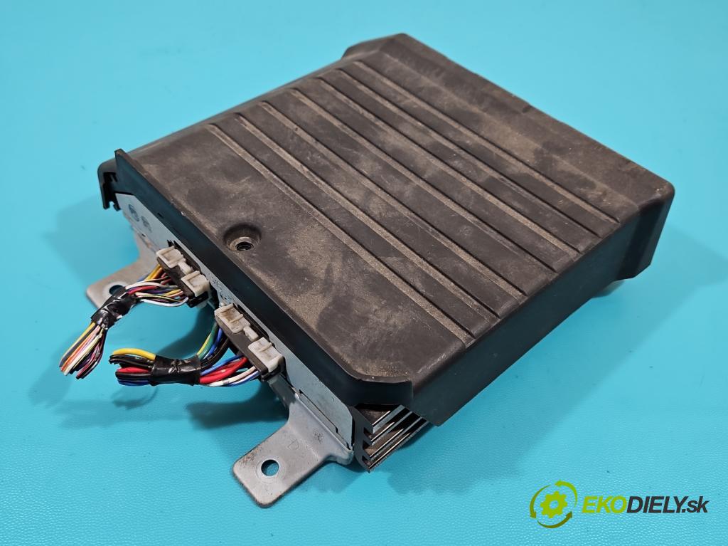 Mitsubishi Outlander II 2006-2013 2.0 DI-D 140 HP manual 103 kW 1968 cm3 5- Zesilovač: 8701A350 (Zosilňovače)