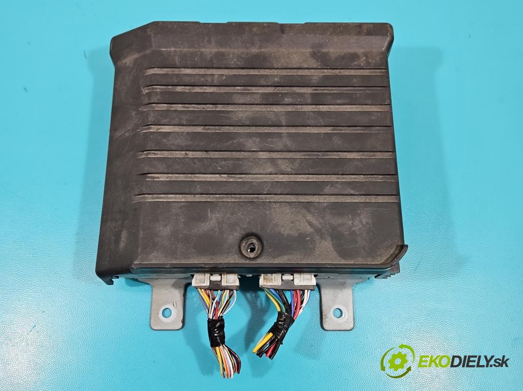 Mitsubishi Outlander II 2006-2013 2.0 DI-D 140 HP manual 103 kW 1968 cm3 5- Zesilovač: 8701A350 (Zosilňovače)