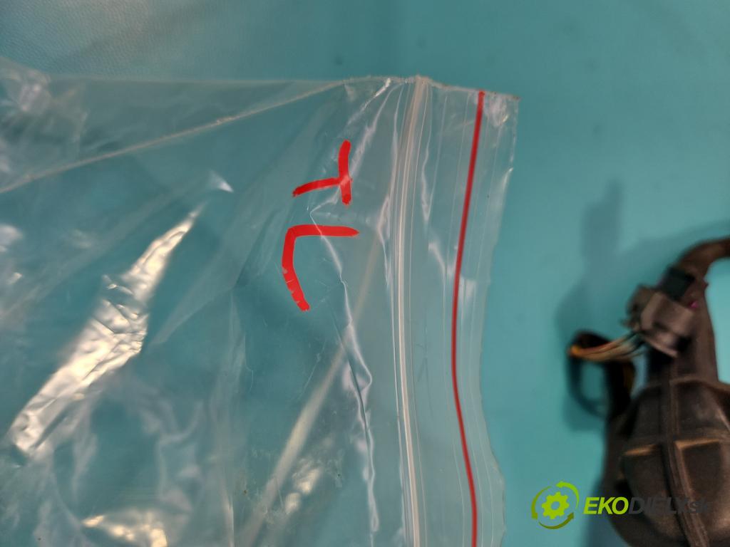 Jeep Renegade 2014- 2.0 CRD 140 HP manual 103 kW 1956 cm3 5- Zväzok: dvere zadné vľavo: