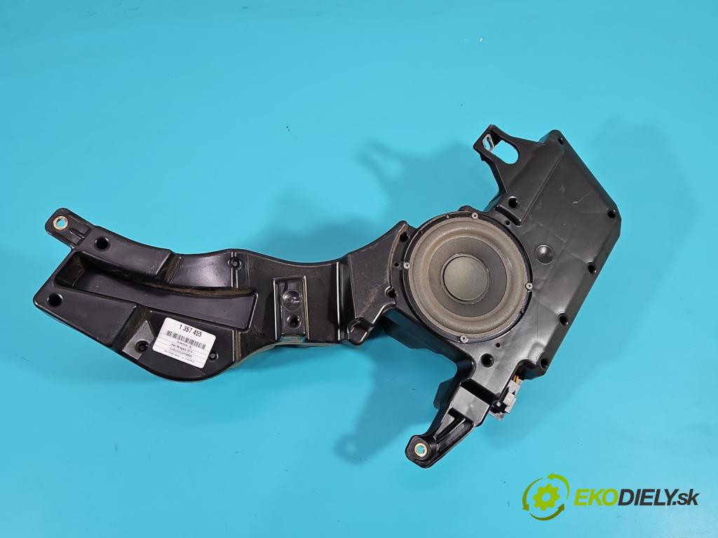 Jeep Renegade 2014- 2.0 CRD 140 HP manual 103 kW 1956 cm3 5- Subwoofer: 52016524 (Audio zariadenia)