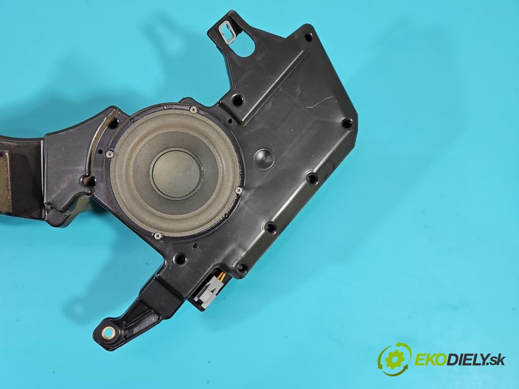 Jeep Renegade 2014- 2.0 CRD 140 HP manual 103 kW 1956 cm3 5- Subwoofer: 52016524 (Audio zariadenia)