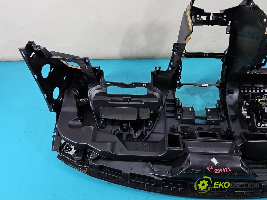 Nissan Qashqai I J10 2006-2013 2.0 dci 150 HP manual 110 kW 1995 cm3 5- kokpit,pristrojová doska rozdeľovacia