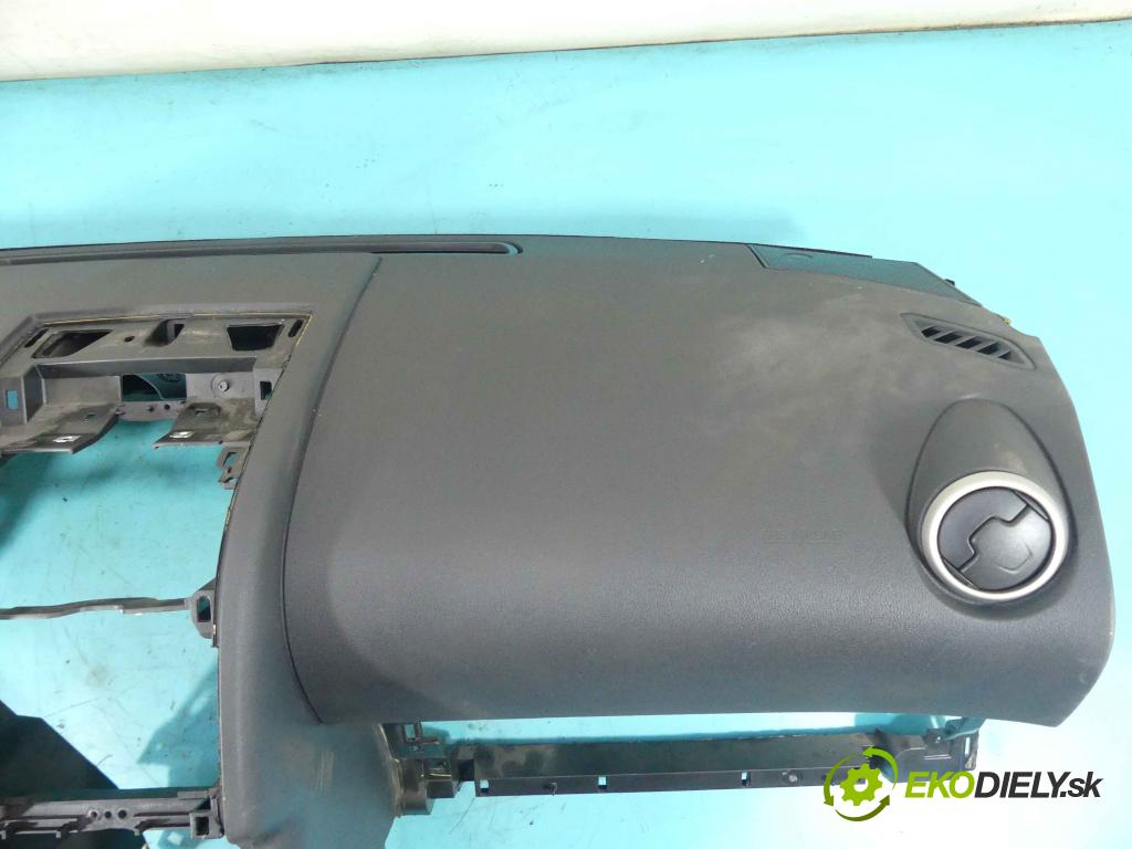 Nissan Qashqai I J10 2006-2013 2.0 dci 150 HP manual 110 kW 1995 cm3 5- kokpit,pristrojová doska rozdeľovacia