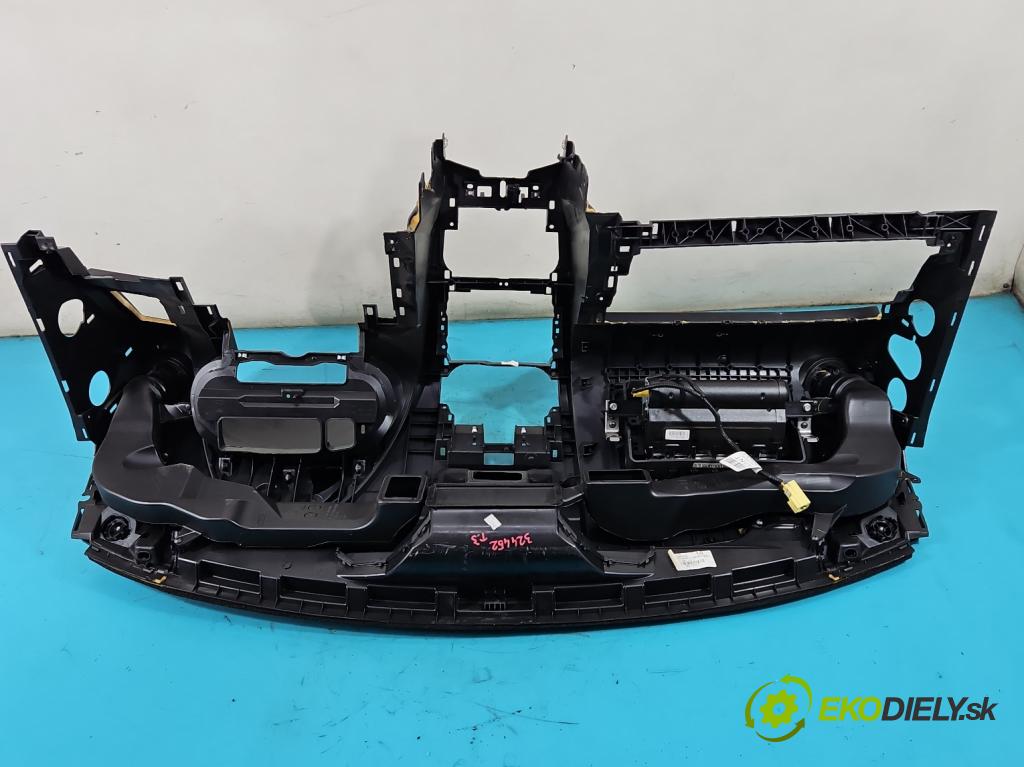 Nissan Qashqai I J10 2006-2013 2.0 dci 150 HP manual 110 kW 1995 cm3 5- kokpit,pristrojová doska rozdeľovacia