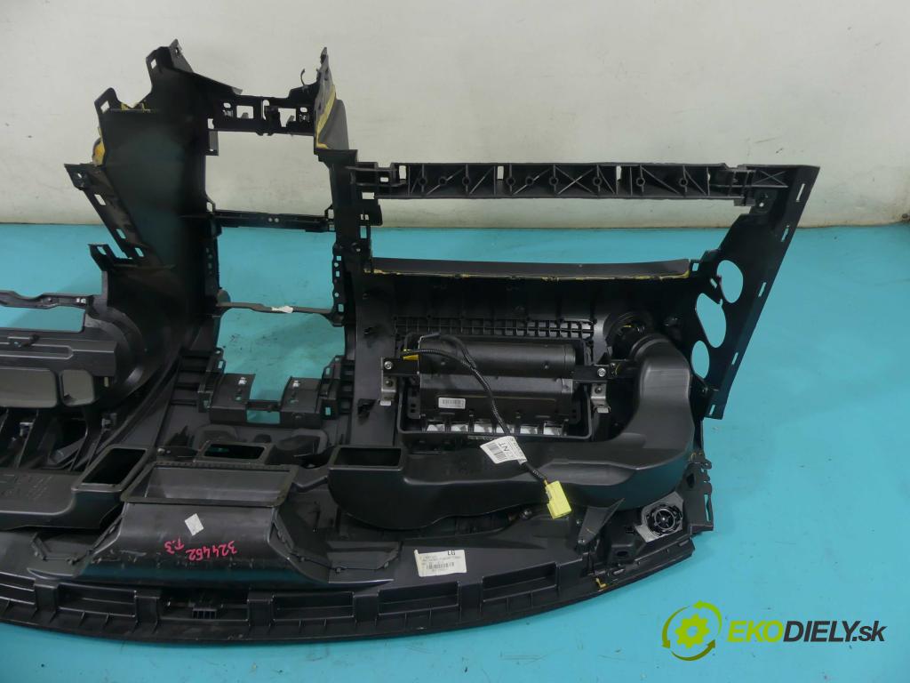 Nissan Qashqai I J10 2006-2013 2.0 dci 150 HP manual 110 kW 1995 cm3 5- kokpit,pristrojová doska rozdeľovacia