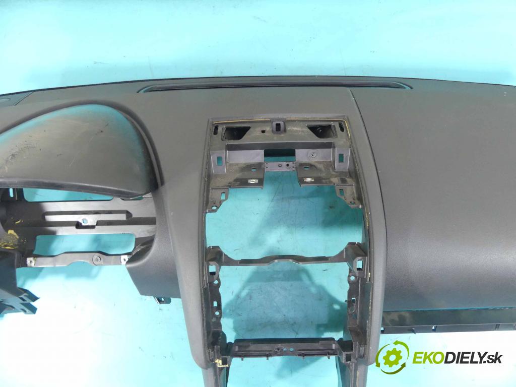 Nissan Qashqai I J10 2006-2013 2.0 dci 150 HP manual 110 kW 1995 cm3 5- kokpit,pristrojová doska rozdeľovacia