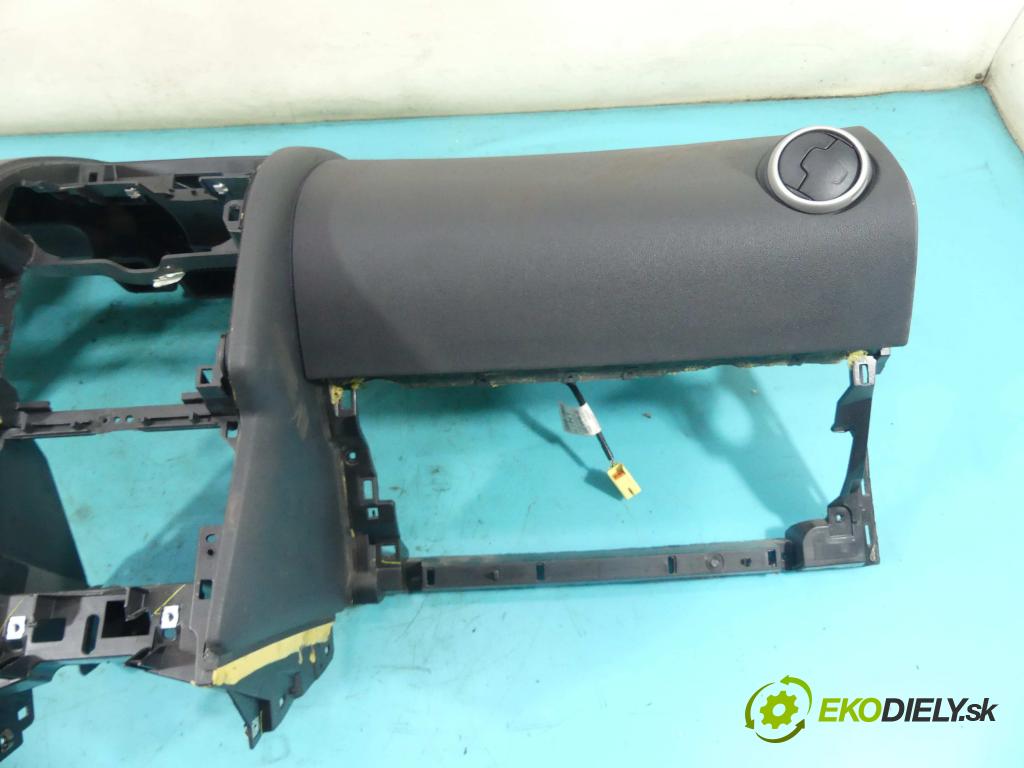 Nissan Qashqai I J10 2006-2013 2.0 dci 150 HP manual 110 kW 1995 cm3 5- kokpit,pristrojová doska rozdeľovacia