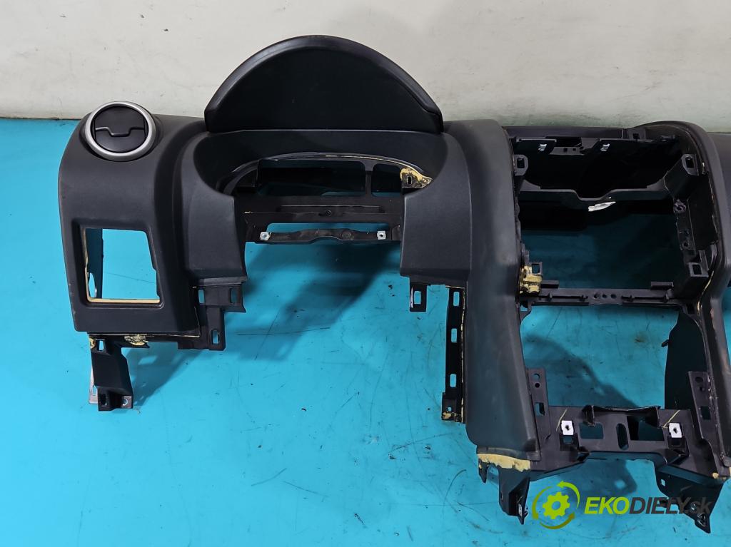 Nissan Qashqai I J10 2006-2013 2.0 dci 150 HP manual 110 kW 1995 cm3 5- kokpit,pristrojová doska rozdeľovacia