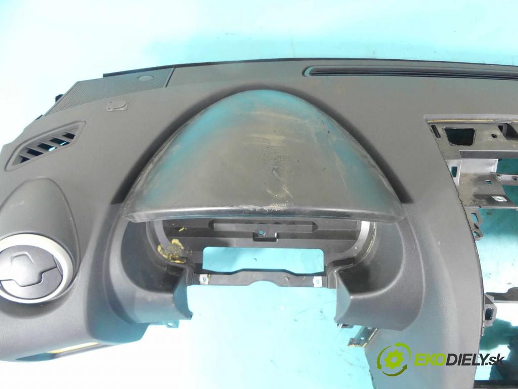 Nissan Qashqai I J10 2006-2013 2.0 dci 150 HP manual 110 kW 1995 cm3 5- kokpit,pristrojová doska rozdeľovacia