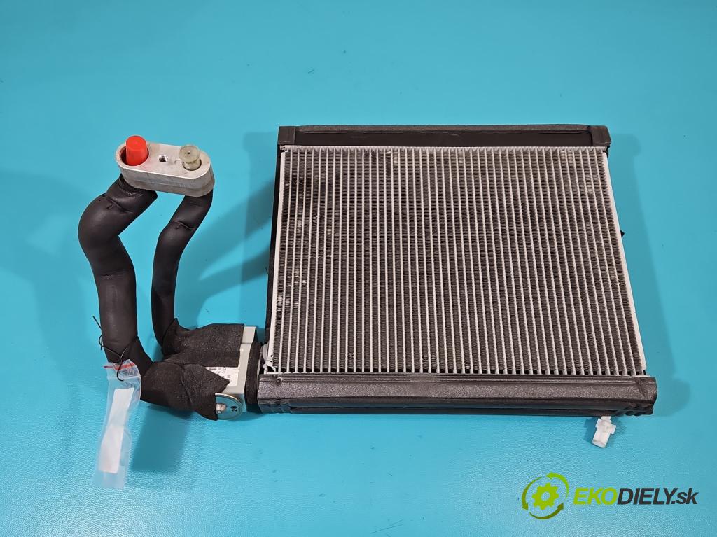 Jaguar XF II X260 2015- 2.0d 179KM automatic 132 kW 1999 cm3 4- radiátor  (Radiátory topení)