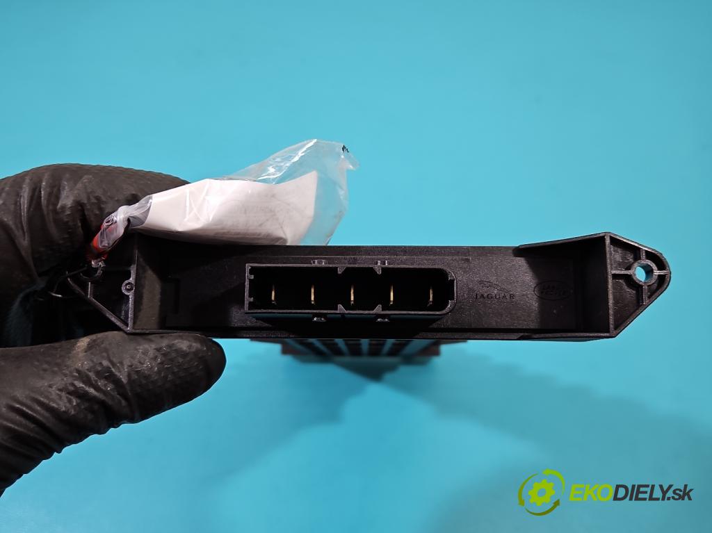 Jaguar XF II X260 2015- 2.0d 179KM automatic 132 kW 1999 cm3 4- radiátor MF013410-0861 (Radiátory topení)