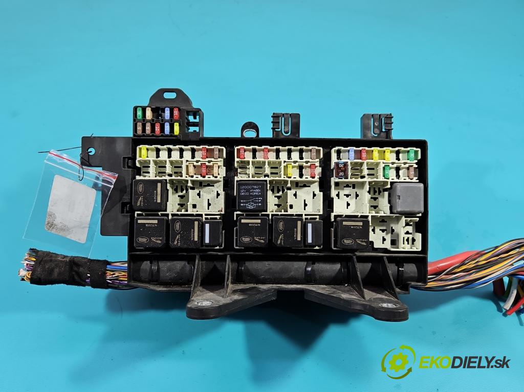 Jaguar XF II X260 2015- 2.0d 179KM automatic 132 kW 1999 cm3 4- skříňka pojistková  (Pojistkové skříňky)