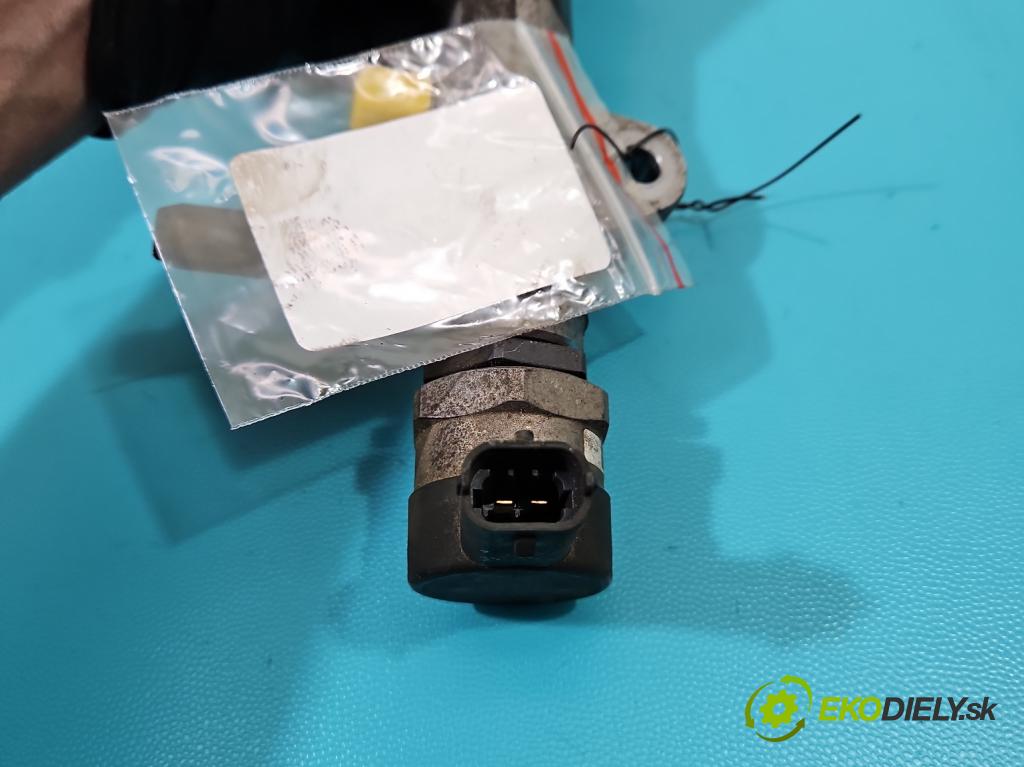 Nissan Qashqai I J10 2006-2013 2.0 dci 150 HP manual 110 kW 1995 cm3 5- lišta vstrekovacia 0445214155 (Vstrekovacie lišty)