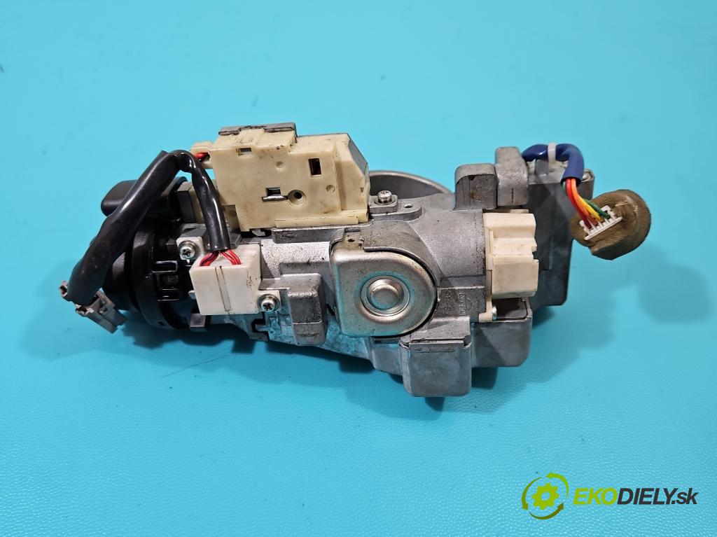 Nissan Qashqai I J10 2006-2013 2.0 dci 150 HP manual 110 kW 1995 cm3 5- Spínačka  (Spínacie skrinky a kľúče)