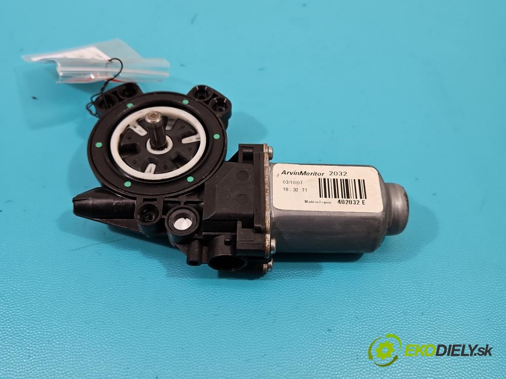 Nissan Qashqai I J10 2006-2013 2.0 dci 150 hp manual 110 kW 1995 cm3 5- mechanismus stahování přední pravý 402032E