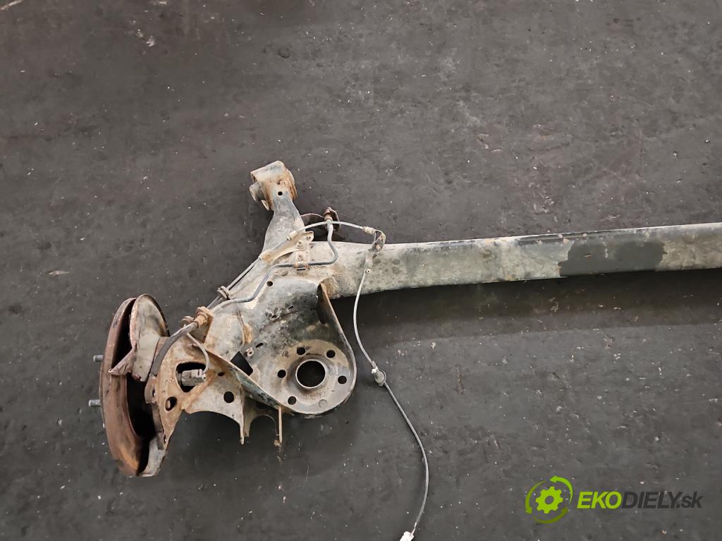 Toyota Auris II 2012-2018 1.4 D4D 90 hp manual 66 kW 1364 cm3 5- zadní výztuha  (Výztuhy zadní)