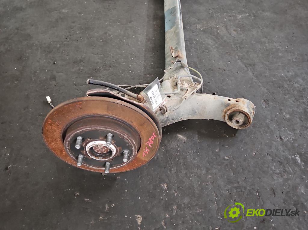 Toyota Auris II 2012-2018 1.4 D4D 90 hp manual 66 kW 1364 cm3 5- zadní výztuha  (Výztuhy zadní)