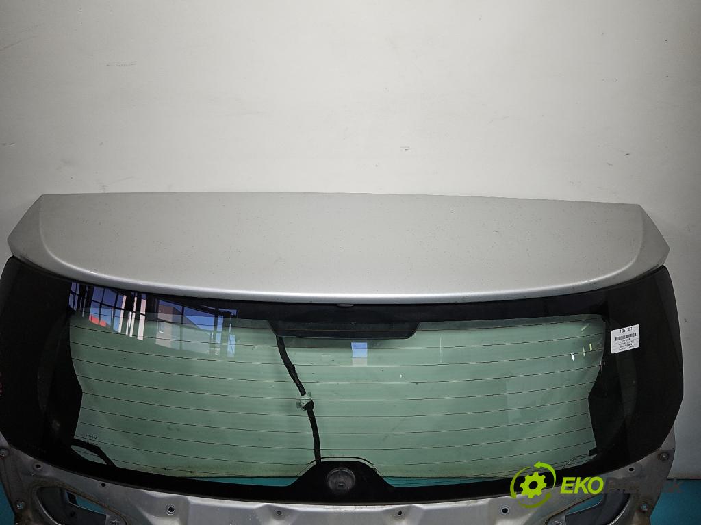 Toyota Auris II 2012-2018 1.4 D4D 90 hp manual 66 kW 1364 cm3 5- zadní kufrové dveře  (Zadní kapoty)