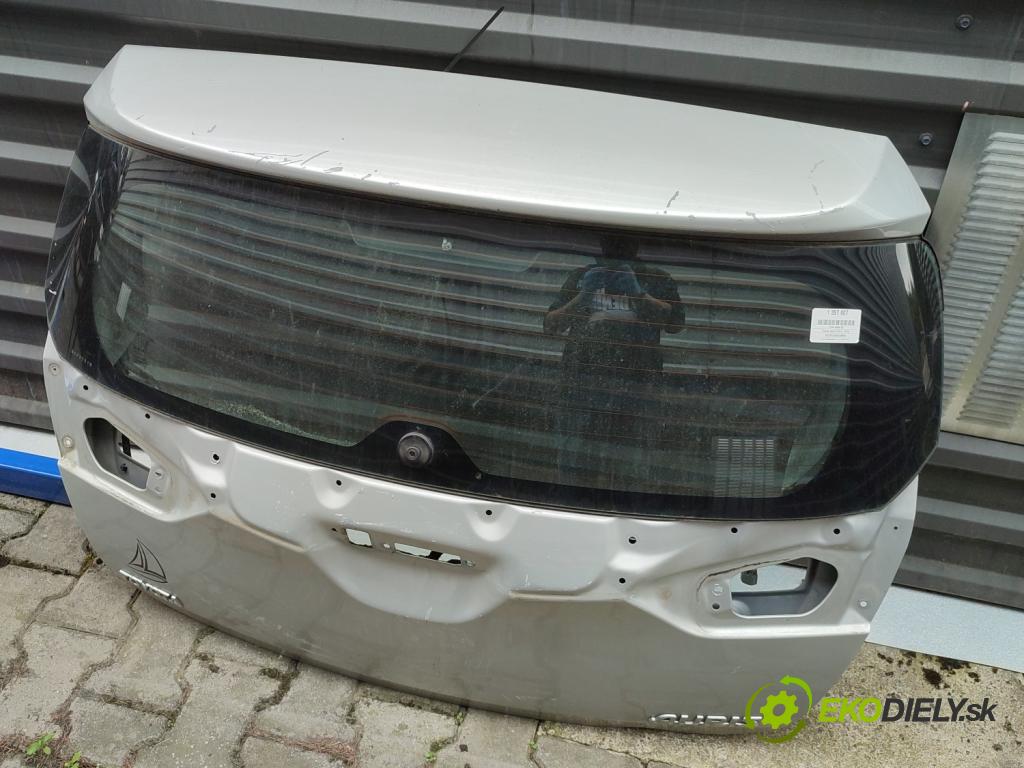 Toyota Auris II 2012-2018 1.4 D4D 90 HP manual 66 kW 1364 cm3 5- zadna kufor  (Kapota zadná (kufor))