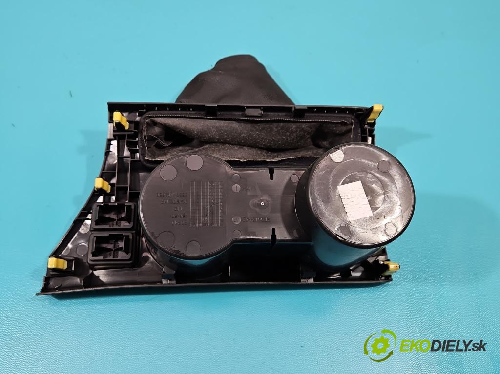 Toyota Auris II 2012-2018 1.4 D4D 90 HP manual 66 kW 1364 cm3 5- Rukojeť: na nápoje: 58804-02050 (Úchyty, držiaky na nápoje)