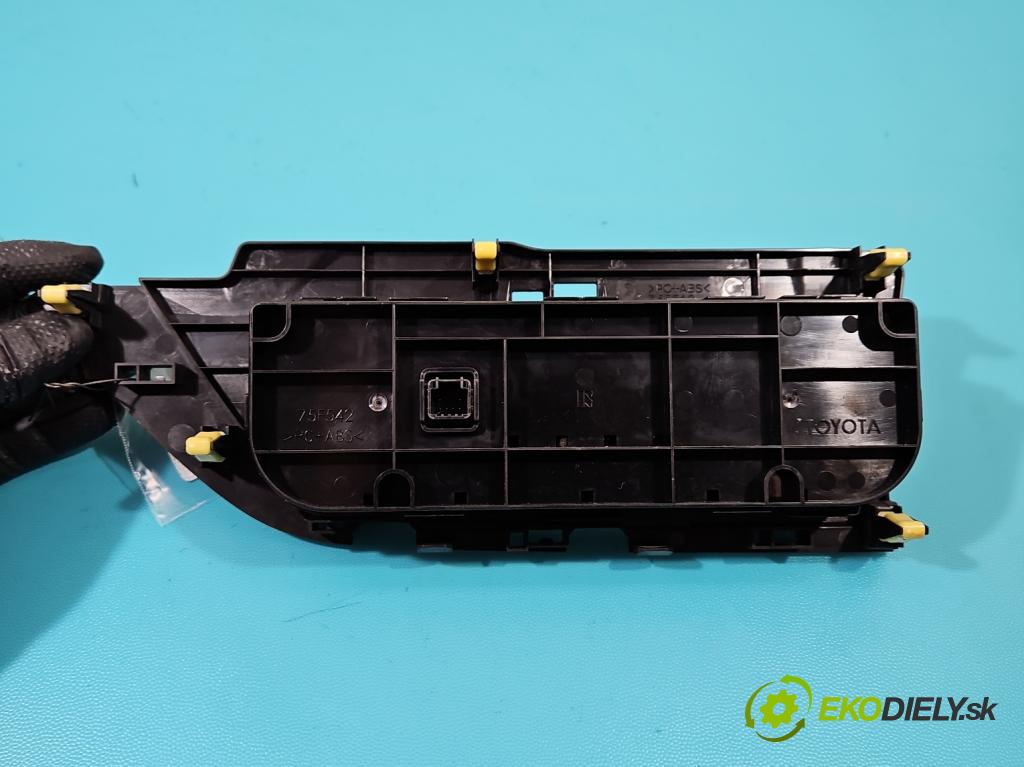 Toyota Auris II 2012-2018 1.4 D4D 90 HP manual 66 kW 1364 cm3 5- panel kúrenia 55900-02380