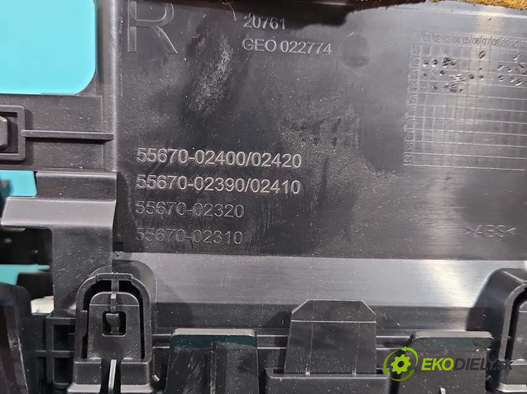 Toyota Auris II 2012-2018 1.4 D4D 90 HP manual 66 kW 1364 cm3 5- Mřížka: kúrenia stredová 55670-02400 (Mriežky kúrenia (fukáre))