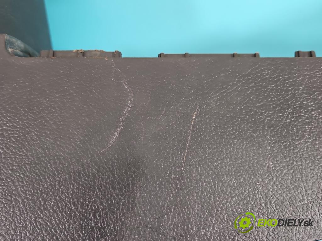 Toyota Auris II 2012-2018 1.4 D4D 90 HP manual 66 kW 1364 cm3 5- operadlo  (Lakťové opierky)