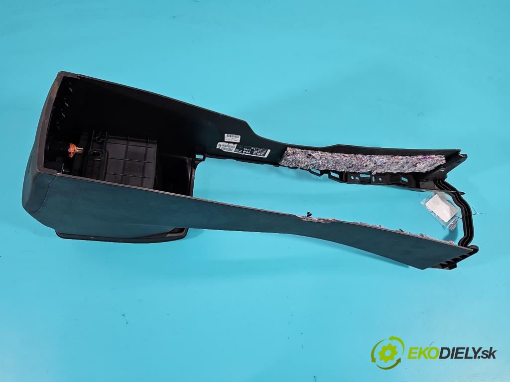 Toyota Auris II 2012-2018 1.4 D4D 90 HP manual 66 kW 1364 cm3 5- operadlo  (Lakťové opierky)