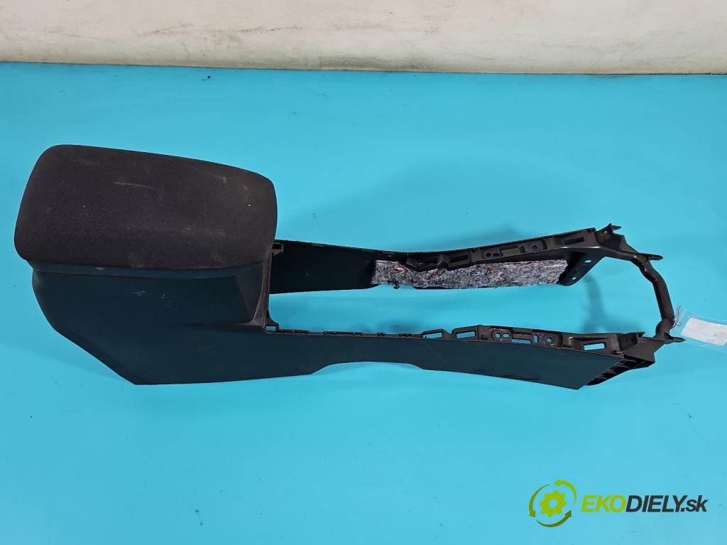 Toyota Auris II 2012-2018 1.4 D4D 90 HP manual 66 kW 1364 cm3 5- operadlo  (Lakťové opierky)